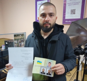 ЦЕНТР «ВІЗА» («ЦЕНТР ДІЇ») РОЗ’ЯСНЮЄ: ЧИ ОБОВ’ЯЗКОВО ВСІМ ГРОМАДЯНАМ УКРАЇНИ ЗМІ