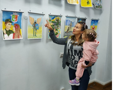 У Центрі «Віза»(«Центр Дії») традиційна виставка дитячих малюнків: «СВЯТО ВЕСНИ,