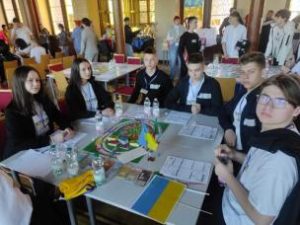 Криворізькі учні гордо представили Україну  на І Міжнародному турнірі з фінансов