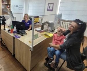 Чи потрібна присутність 5-річної дитини при подачі документів для оформлення їй 