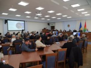 У березні матеріальну допомогу з міського бюджету отримають ще понад 3,6 тисяч к